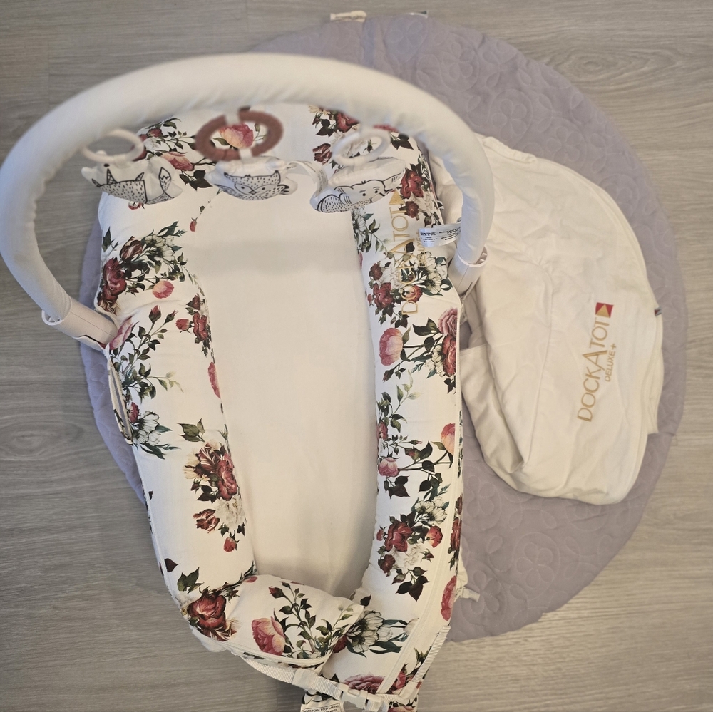 DockATot Deluxe+ La Vie En Rose